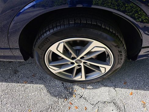 New 2025 Audi Q3 2.0T Premium image 30