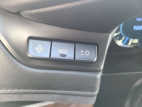 Used 2020 Cadillac Escalade Premium Luxury image 14