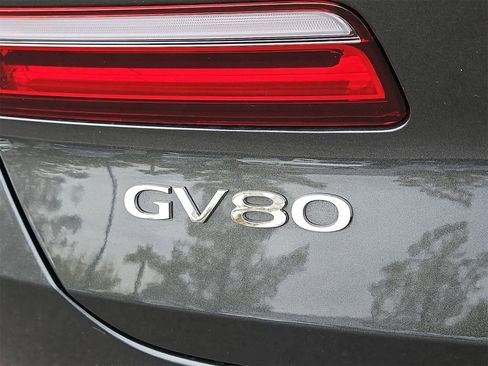 Used 2025 Genesis GV80 2.5T Select image 11
