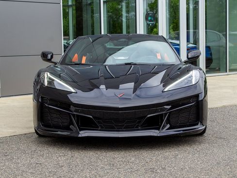 Used 2025 Chevrolet Corvette Z06 w/ Battery Protection Package image 2