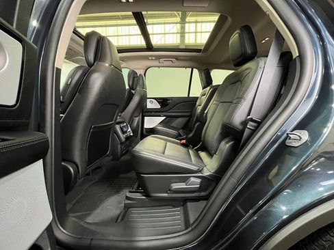 Used 2024 Lincoln Aviator Reserve w/ Equipment Group 201A image 19