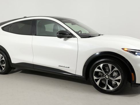 Used 2022 Ford Mustang Mach-E Premium image 9