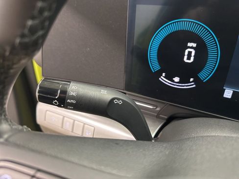 Used 2025 Hyundai Kona SEL image 13