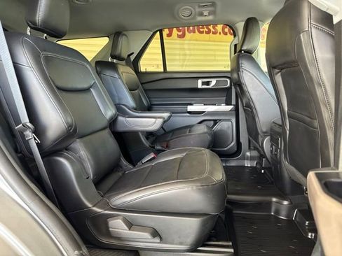 Used 2023 Ford Explorer XLT w/ Equipment Group 202A AWD/4WD image 26