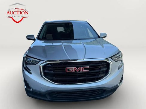 Used 2021 GMC Terrain SLE FWD image 2