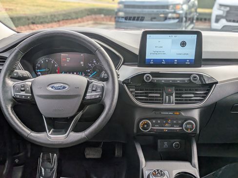 Used 2021 Ford Escape SE w/ Cold Weather Package image 31