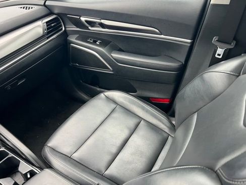 Used 2025 Kia Telluride S image 12