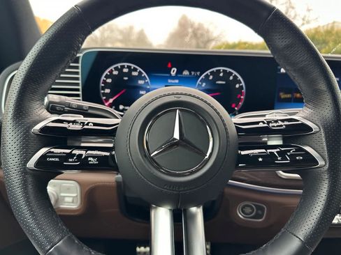 Certified 2025 Mercedes-Benz GLS 580 GLS 580 image 24