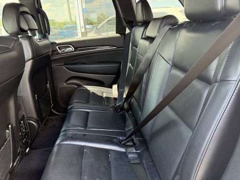 Used 2018 Jeep Grand Cherokee Overland AWD/4WD image 10