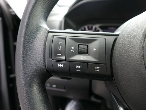 Used 2024 Nissan Rogue SV FWD image 12