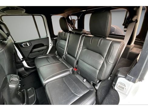 Used 2023 Jeep Wrangler Unlimited Sahara w/ Cold Weather Group AWD/4WD image 25