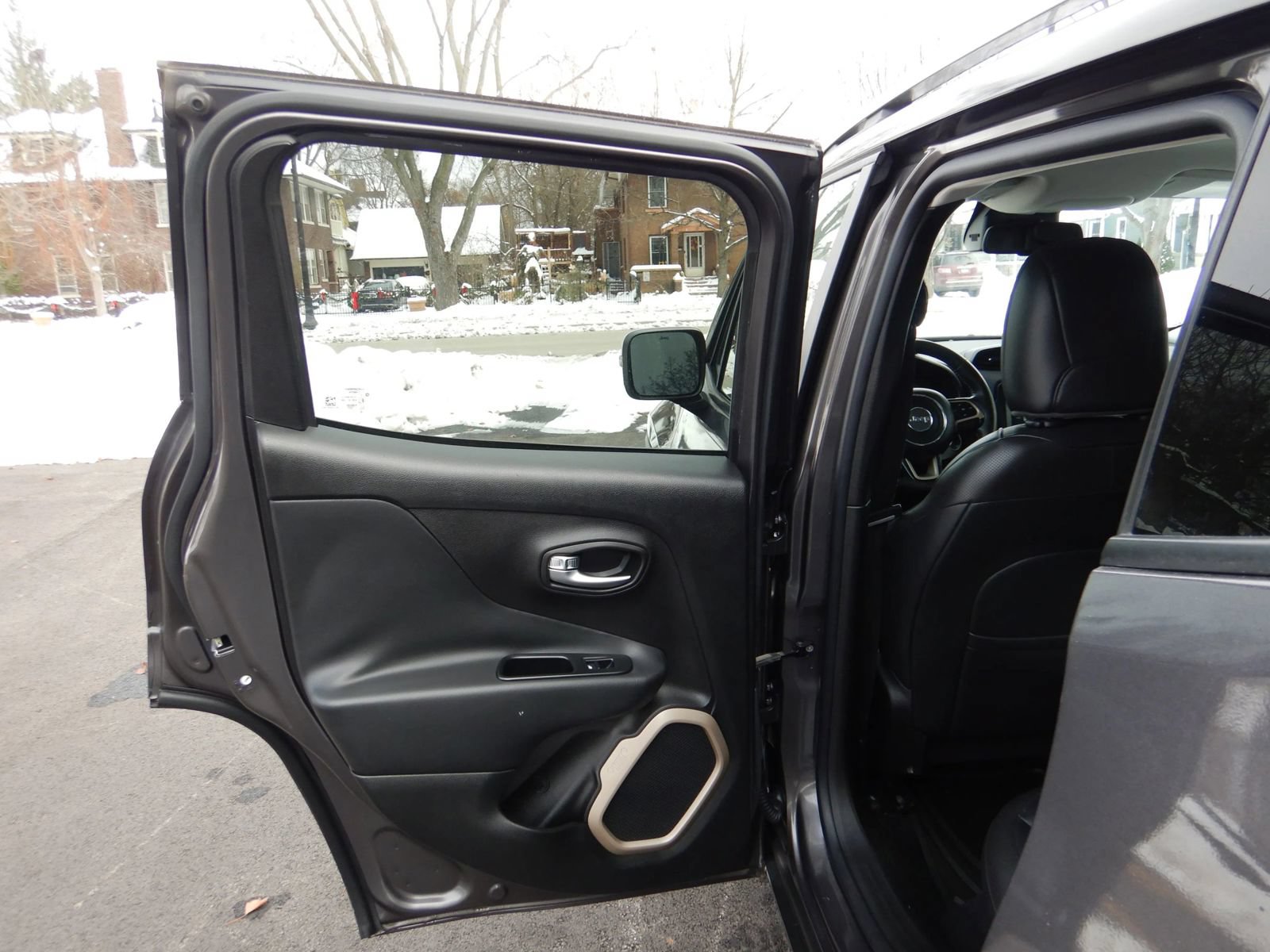 Used 2016 Jeep Renegade Limited AWD/4WD image 16