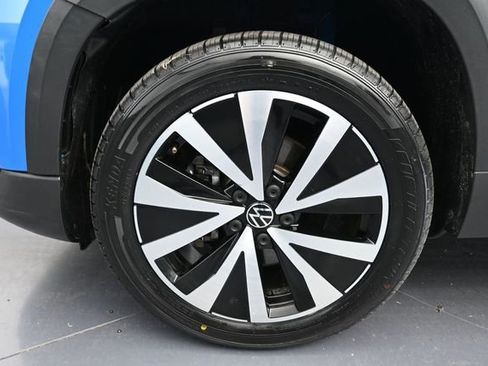 Used 2023 Volkswagen Taos SE FWD image 24