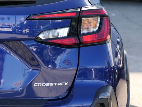 Used 2025 Subaru Crosstrek 2.5i Limited w/ Crosstrek Mirror Package image 5