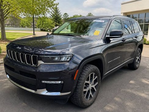 Used 2023 Jeep Compass Latitude w/ Convenience Group AWD/4WD image 1