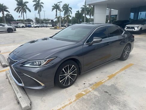 Used 2023 Lexus ES 350 w/ Premium Package FWD image 2