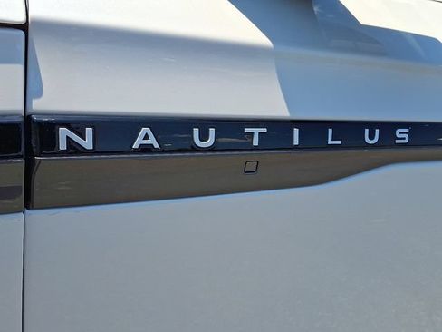 Used 2024 Lincoln Nautilus Premier w/ Jet Appearance Package AWD/4WD image 30