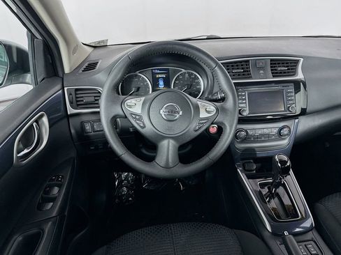 Used 2017 Nissan Sentra SR w/ Driver's Assist Package FWD image 31