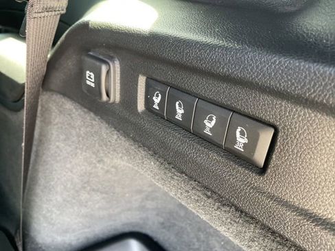 Used 2023 Jeep Grand Cherokee L Overland w/ Advanced Protech Group III image 9