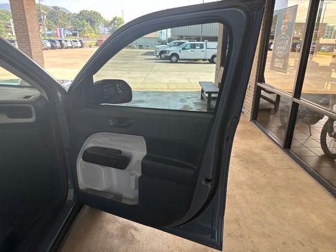 Used 2025 Ford Maverick XLT w/ XLT Luxury Package FWD image 19
