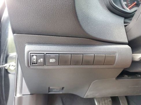 Used 2021 Toyota Corolla SE FWD image 29