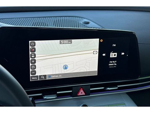 Used 2023 Hyundai Elantra Limited image 19