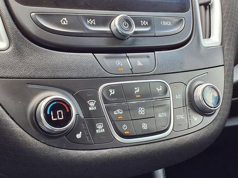 Used 2024 Chevrolet Malibu LT FWD image 13