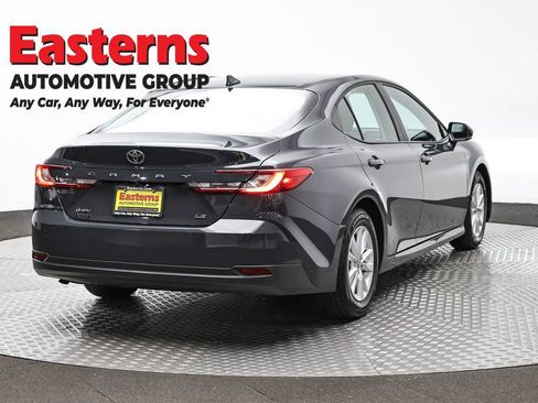 Used 2025 Toyota Camry LE FWD image 5