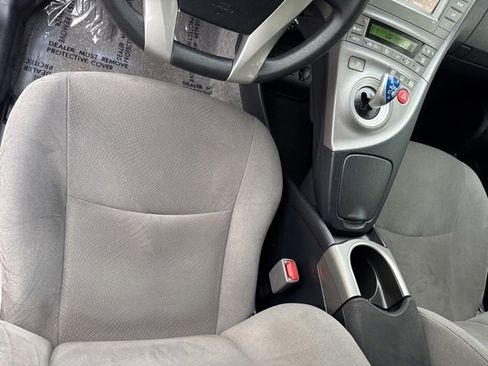 Used 2015 Toyota Prius Two image 15