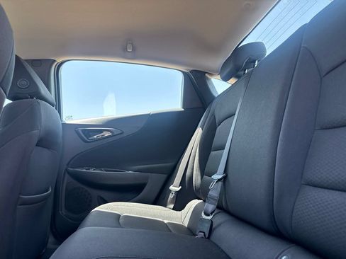 Used 2025 Chevrolet Malibu LS FWD image 32