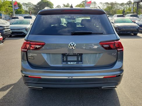 Used 2020 Volkswagen Tiguan SE image 6