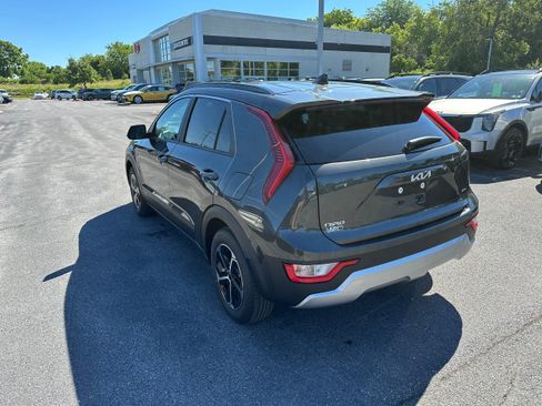 New 2026 Kia Niro EX FWD image 7