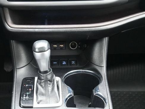 Used 2019 Toyota Highlander Limited AWD/4WD image 24