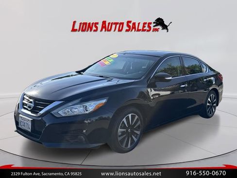 Used 2017 Nissan Altima 2.5 SV w/ Convenience Package FWD image 9