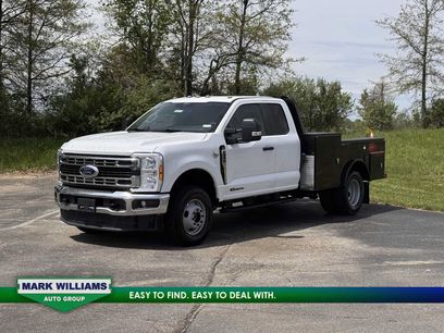 New 2025 Ford F350 XL w/ XL Chrome Package