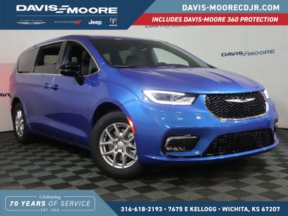 New 2026 Chrysler Pacifica Select