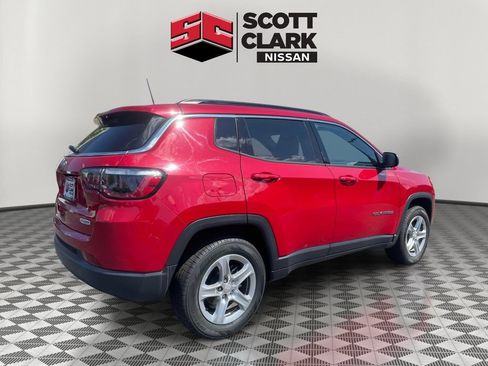 Used 2023 Jeep Compass Latitude w/ Convenience Group AWD/4WD image 5