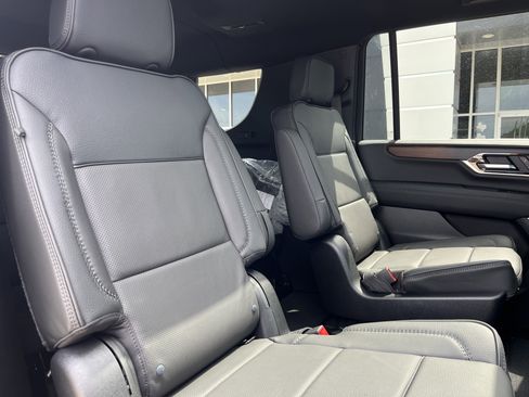 New 2026 GMC Yukon XL Denali w/ Denali Reserve Package AWD/4WD image 17