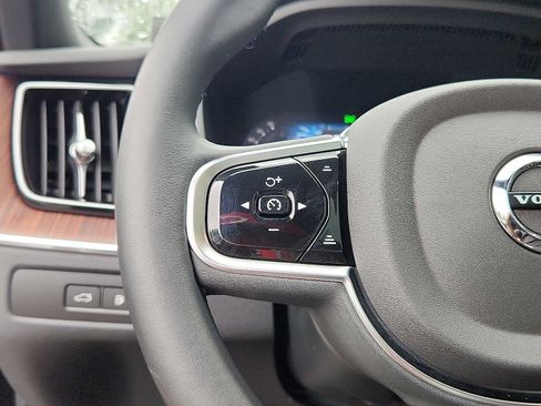 Certified 2025 Volvo XC60 T8 Plus w/ Climate Package AWD/4WD image 20