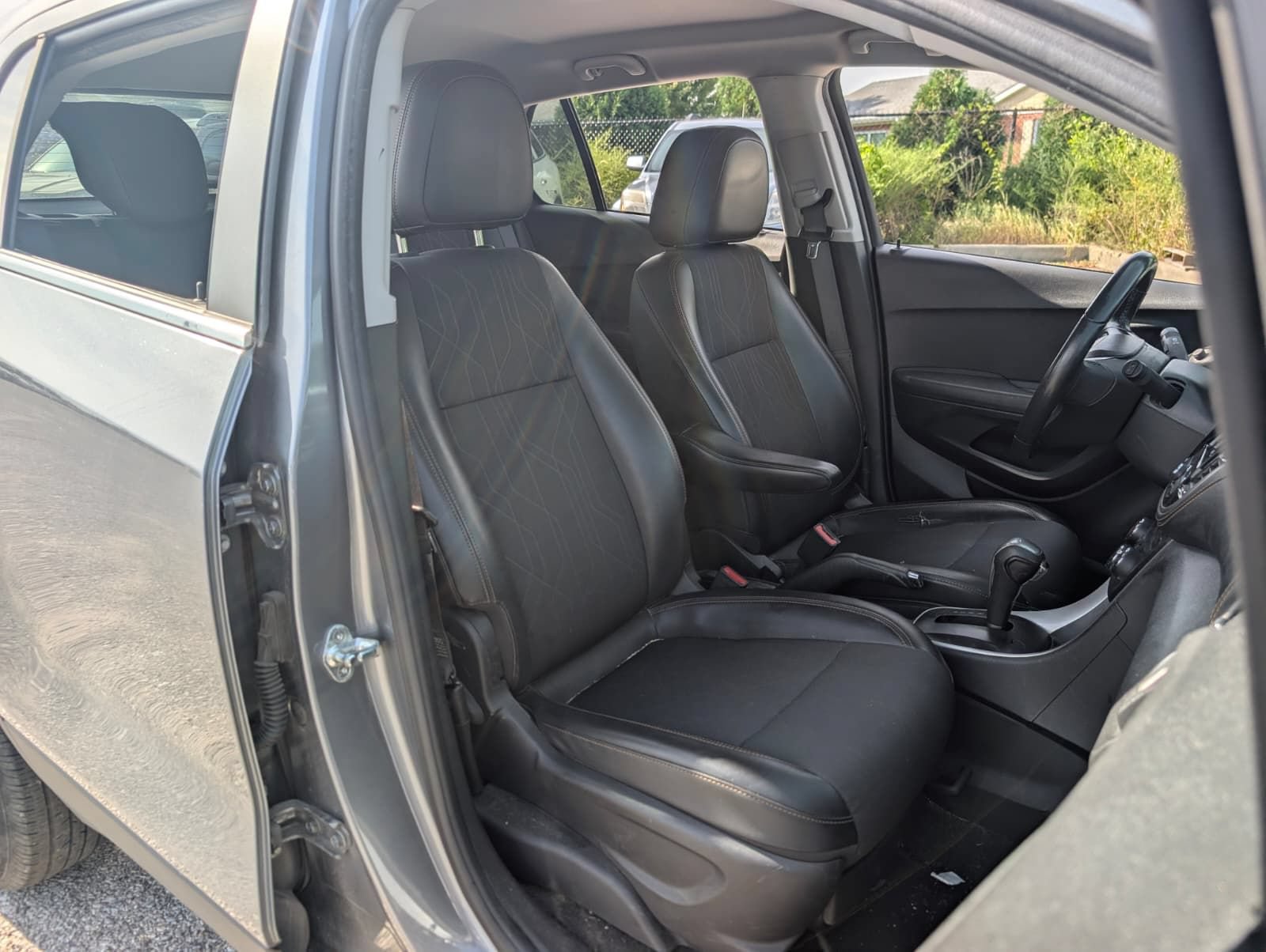 Used 2019 Chevrolet Trax LT w/ LT Convenience Package AWD/4WD image 33