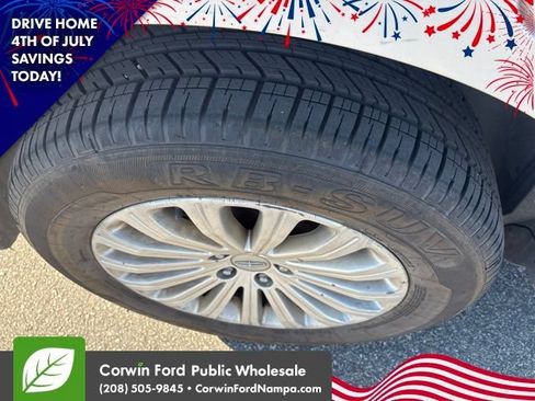 Used 2013 Lincoln MKX AWD image 17