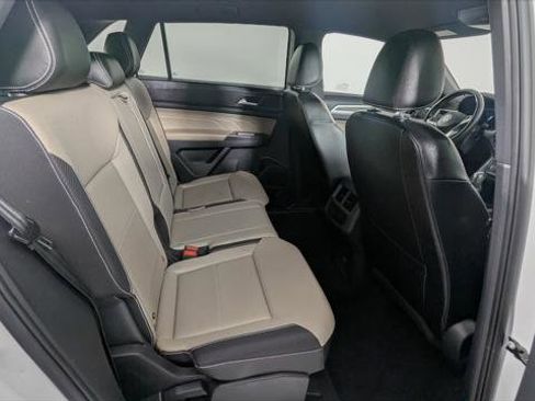 Used 2021 Volkswagen Atlas Cross Sport SE image 19