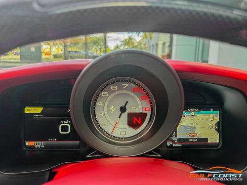 Used 2021 Ferrari F8 Tributo image 12