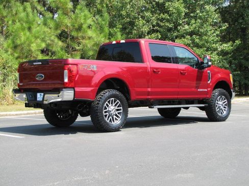 Used 2017 Ford F250 Lariat w/ Lariat Value Package AWD/4WD image 6