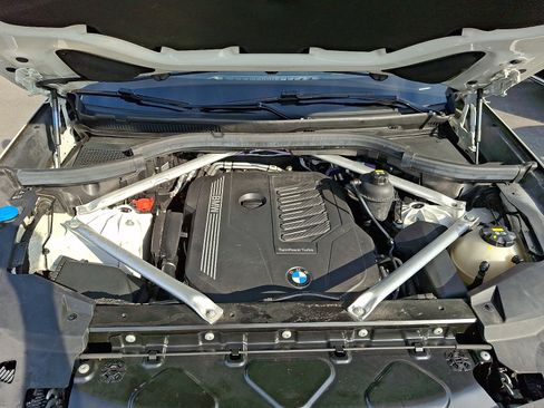 Used 2023 BMW X5 xDrive40i AWD/4WD image 29