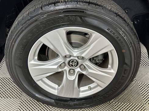 Used 2021 Toyota RAV4 LE image 70