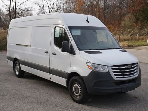 Used 2019 Freightliner Sprinter 170 image 7