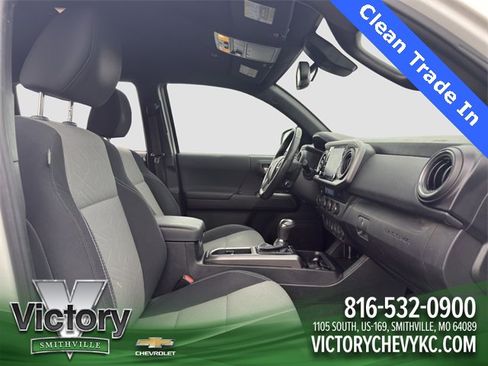 Used 2021 Toyota Tacoma TRD Sport image 17