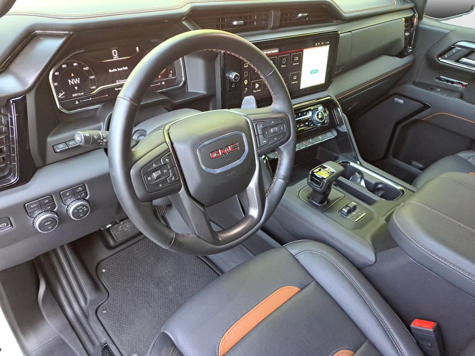 Used 2025 GMC Sierra 1500 AT4 w/ AT4 Premium Package AWD/4WD image 10