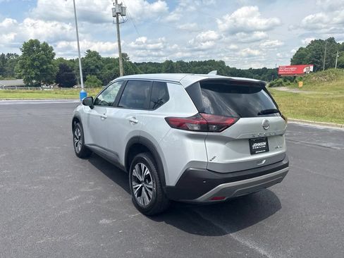 Used 2023 Nissan Rogue SV AWD/4WD image 7